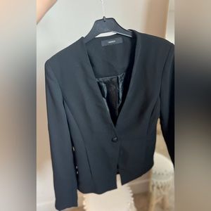 One Button Black Fitted Blazer